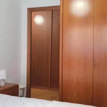 Beautiful With View To The Port *