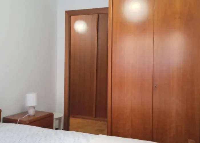 Beautiful With View To The Port *